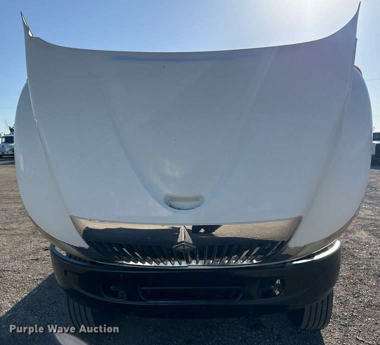 image for item EG2631 2007 International 4400 dump flatbed truck