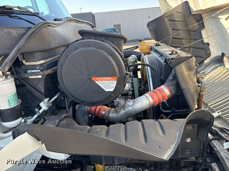 image for item EG2631 2007 International 4400 dump flatbed truck