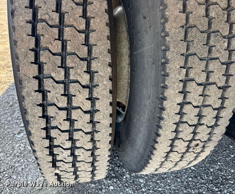 image for item EG2631 2007 International 4400 dump flatbed truck