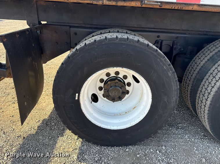 image for item EG2631 2007 International 4400 dump flatbed truck