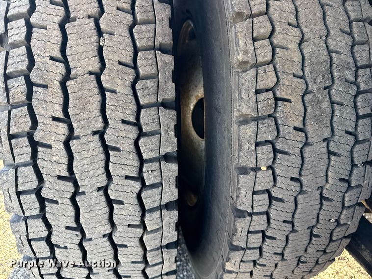 image for item EG2631 2007 International 4400 dump flatbed truck