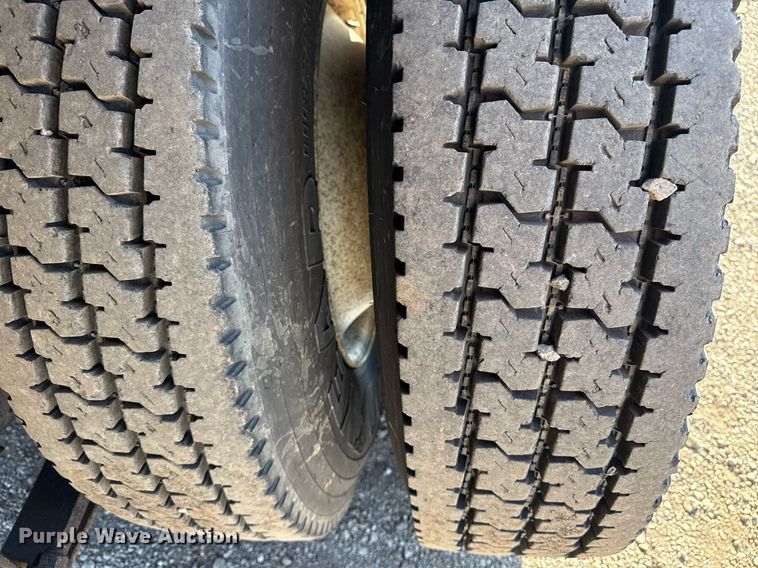 image for item EG2631 2007 International 4400 dump flatbed truck