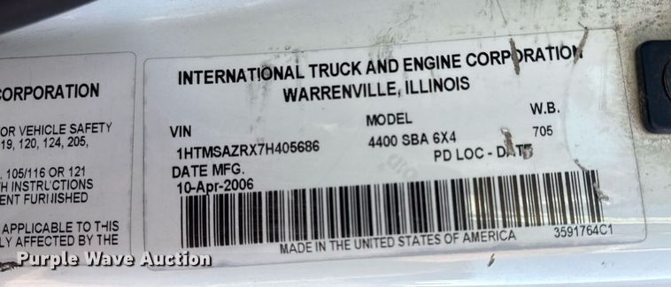image for item EG2631 2007 International 4400 dump flatbed truck
