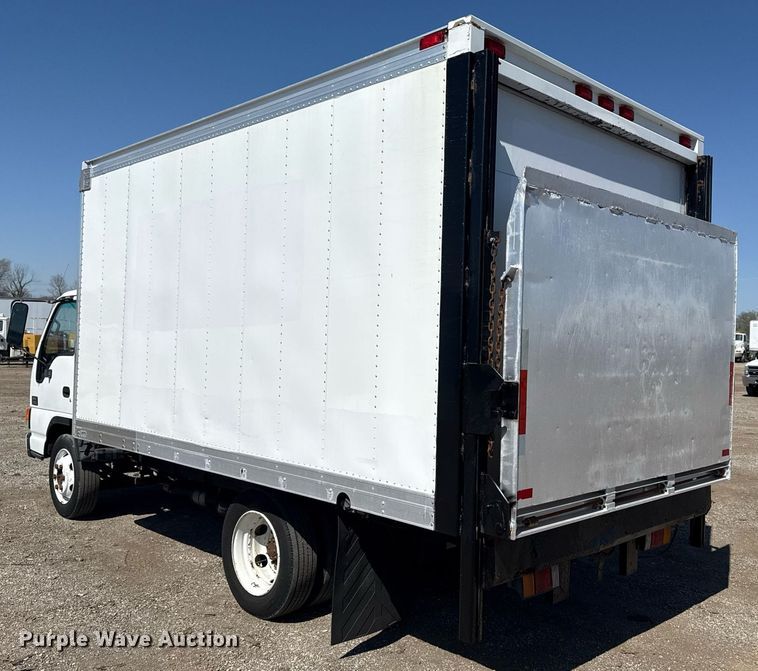 image for item EG2639 2005 GMC W4500 box truck
