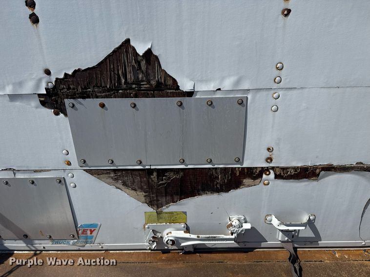 image for item EG2639 2005 GMC W4500 box truck