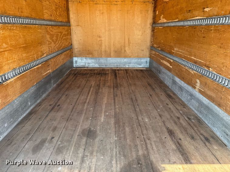 image for item EG2639 2005 GMC W4500 box truck