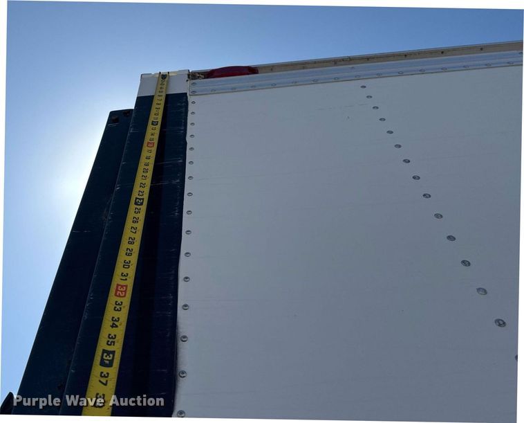 image for item EG2639 2005 GMC W4500 box truck