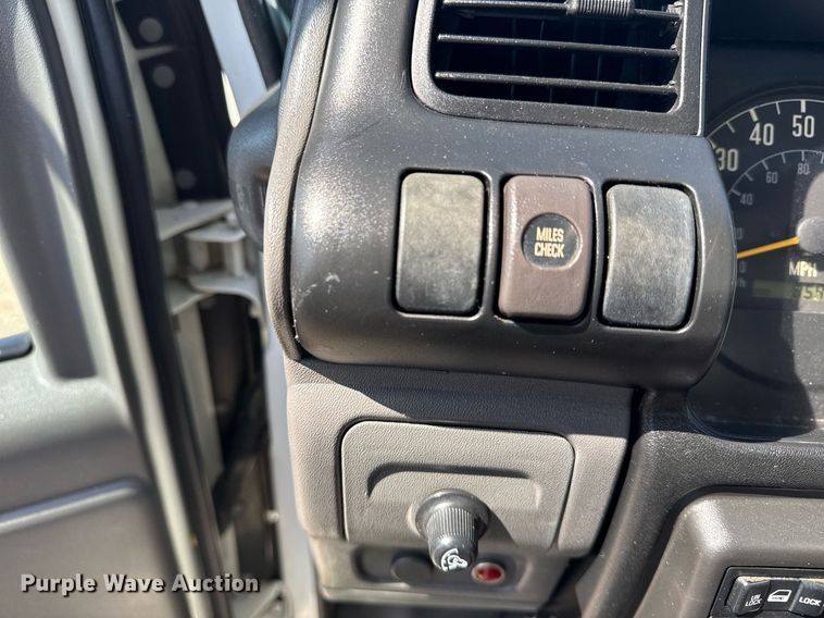 image for item EG2639 2005 GMC W4500 box truck