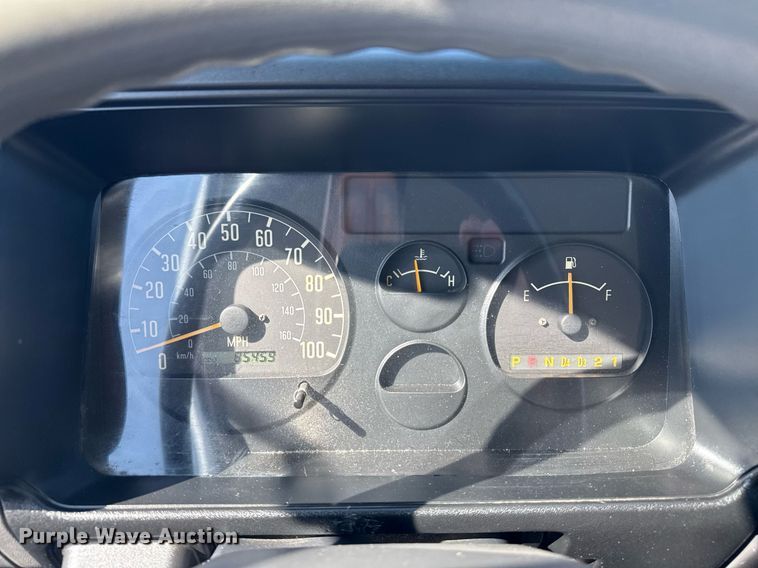 image for item EG2639 2005 GMC W4500 box truck