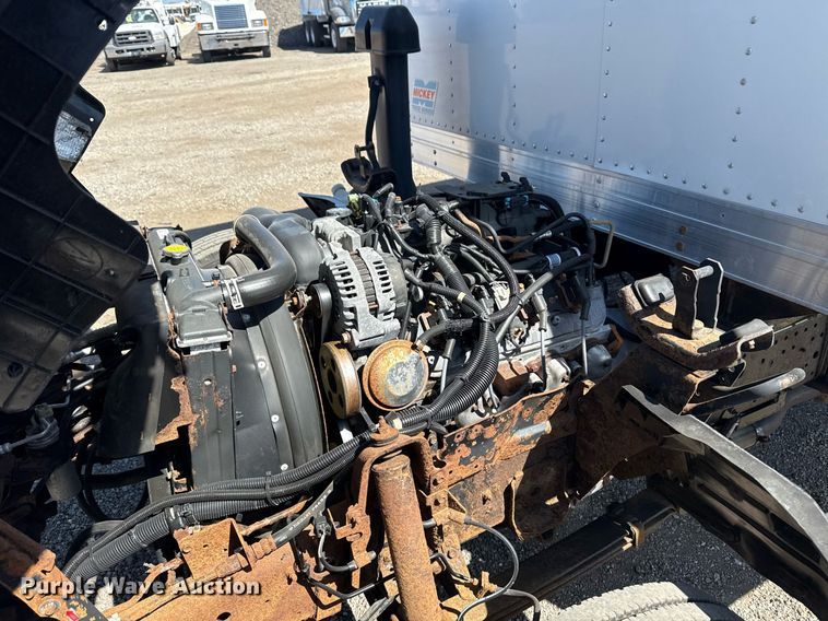 image for item EG2639 2005 GMC W4500 box truck