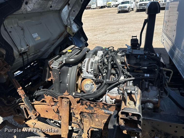 image for item EG2639 2005 GMC W4500 box truck