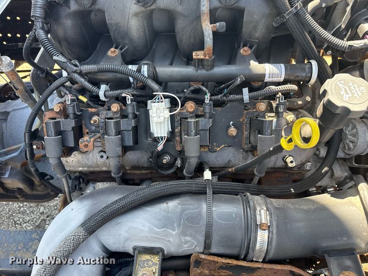 image for item EG2639 2005 GMC W4500 box truck