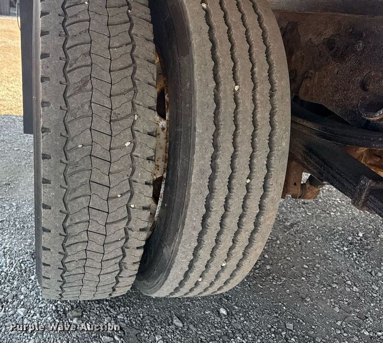 image for item EG2639 2005 GMC W4500 box truck