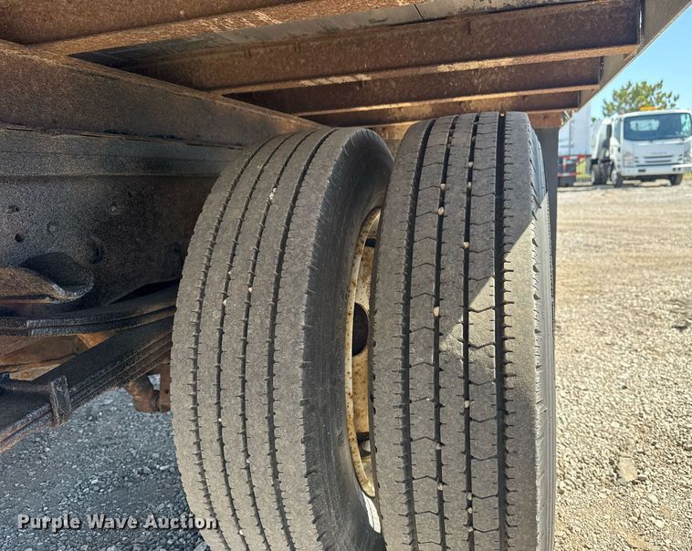 image for item EG2639 2005 GMC W4500 box truck