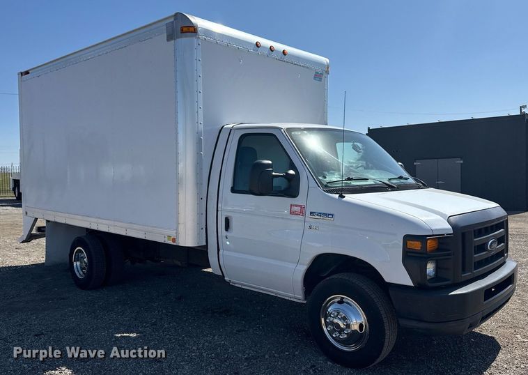 image for item EG2642 2011 Ford E450 Super Duty box truck
