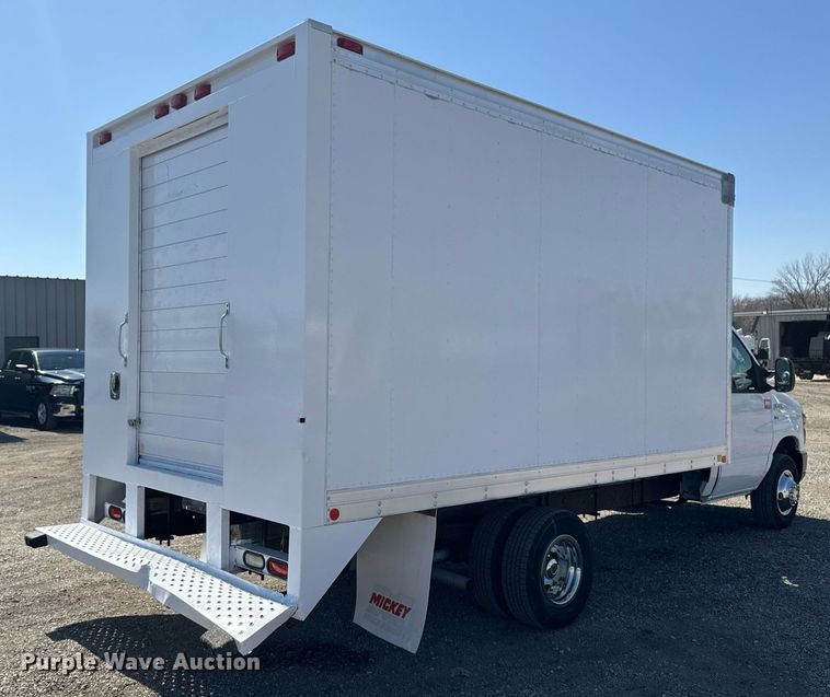 image for item EG2642 2011 Ford E450 Super Duty box truck