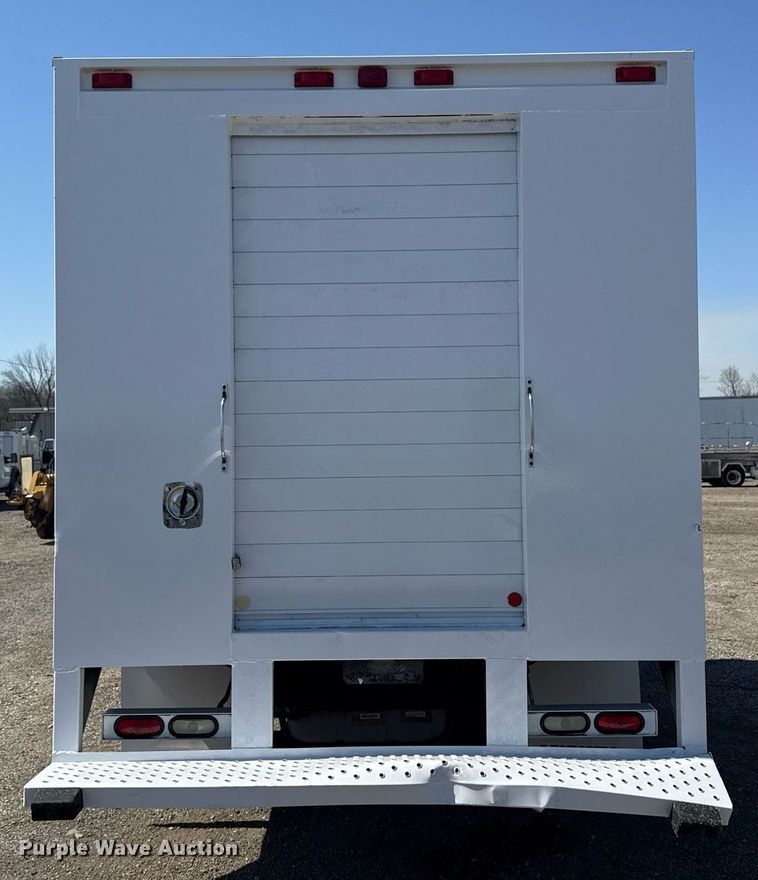 image for item EG2642 2011 Ford E450 Super Duty box truck