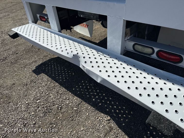 image for item EG2642 2011 Ford E450 Super Duty box truck