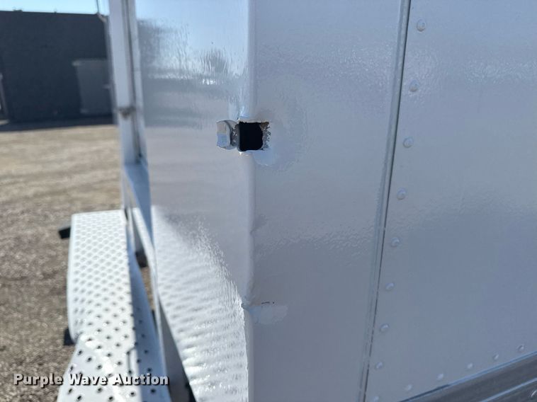 image for item EG2642 2011 Ford E450 Super Duty box truck