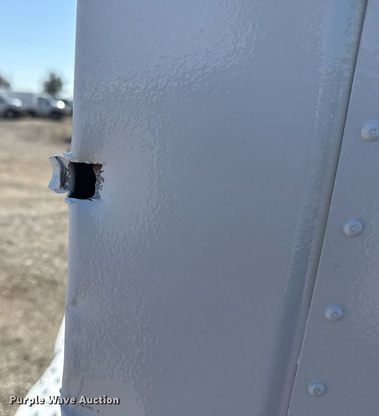 image for item EG2642 2011 Ford E450 Super Duty box truck