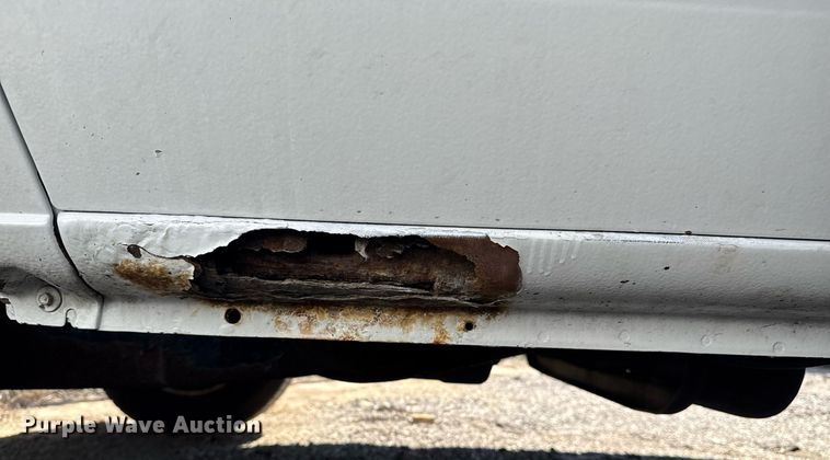 image for item EG2642 2011 Ford E450 Super Duty box truck