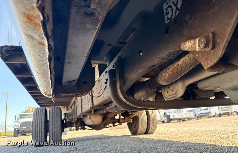 image for item EG2642 2011 Ford E450 Super Duty box truck