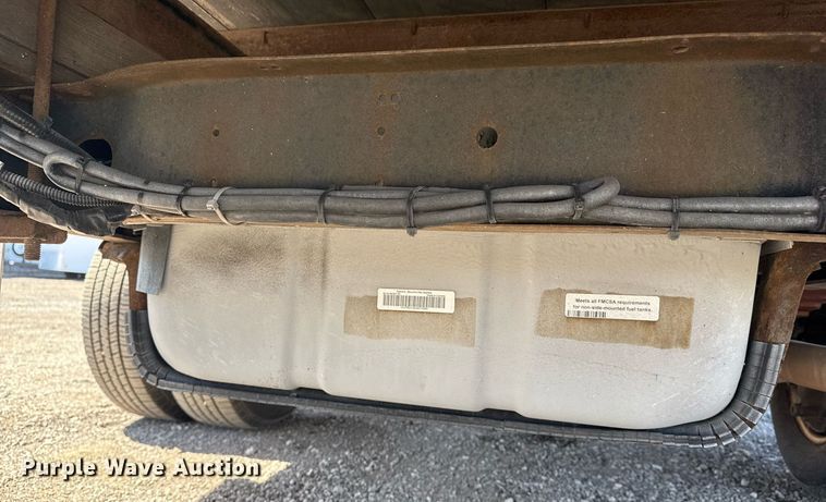 image for item EG2642 2011 Ford E450 Super Duty box truck