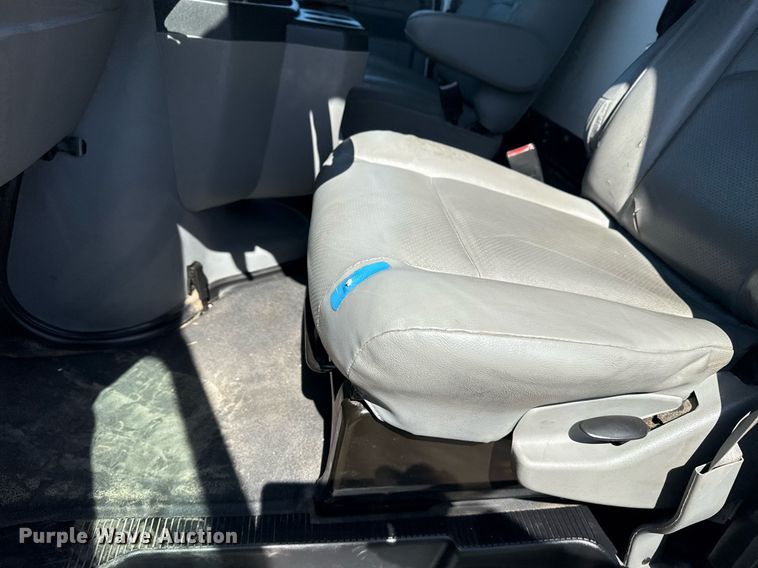 image for item EG2642 2011 Ford E450 Super Duty box truck