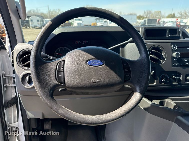 image for item EG2642 2011 Ford E450 Super Duty box truck