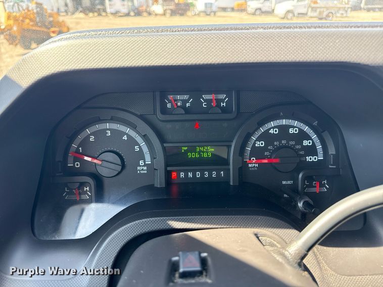 image for item EG2642 2011 Ford E450 Super Duty box truck