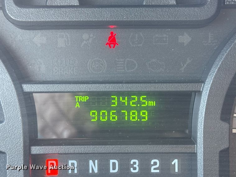 image for item EG2642 2011 Ford E450 Super Duty box truck