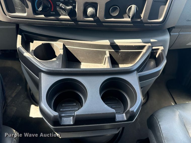 image for item EG2642 2011 Ford E450 Super Duty box truck