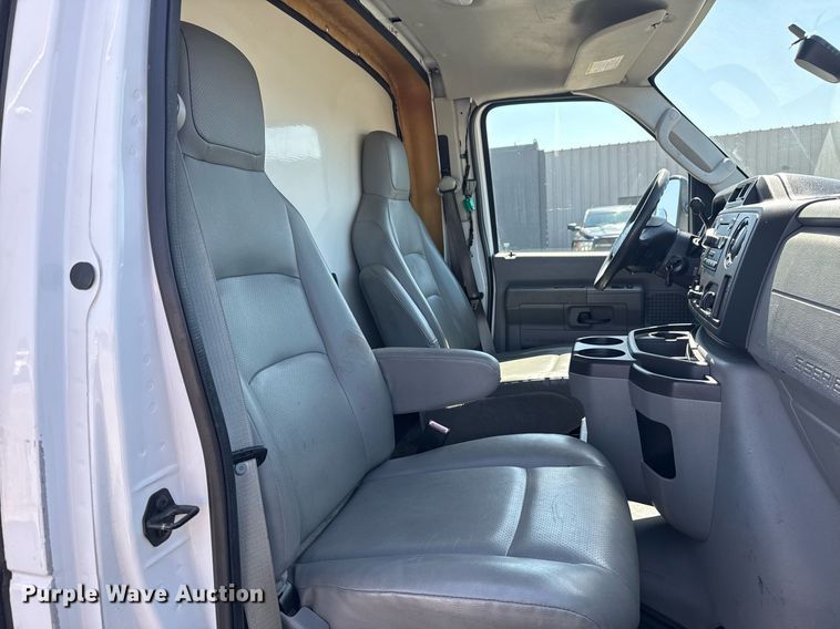 image for item EG2642 2011 Ford E450 Super Duty box truck