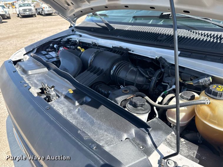 image for item EG2642 2011 Ford E450 Super Duty box truck