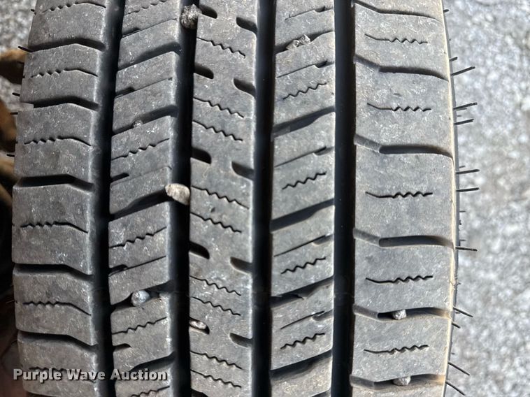 image for item EG2642 2011 Ford E450 Super Duty box truck