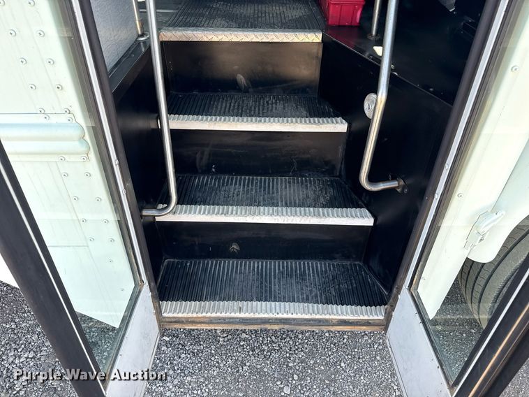 image for item EG2643 2007 Freightliner FS65 bus