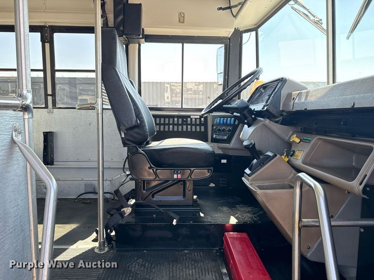 image for item EG2643 2007 Freightliner FS65 bus