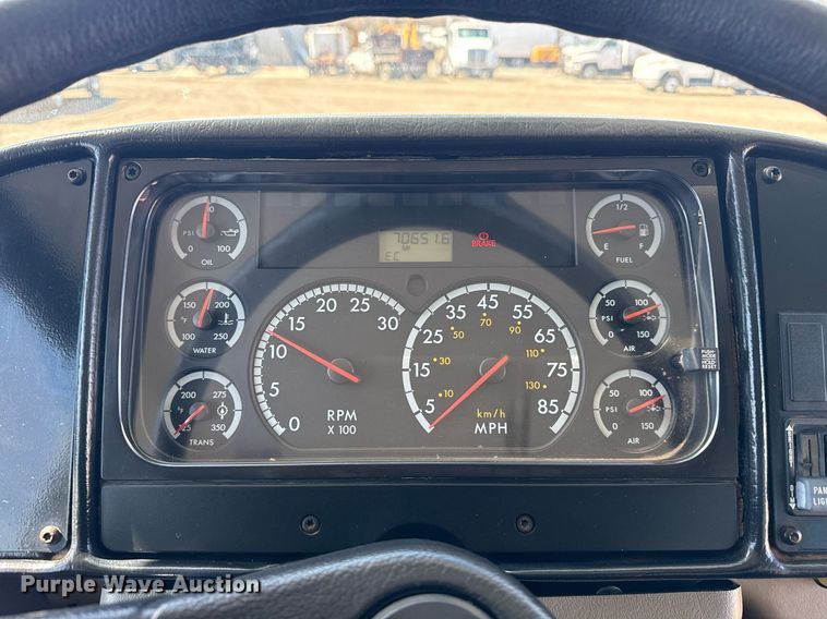 image for item EG2643 2007 Freightliner FS65 bus