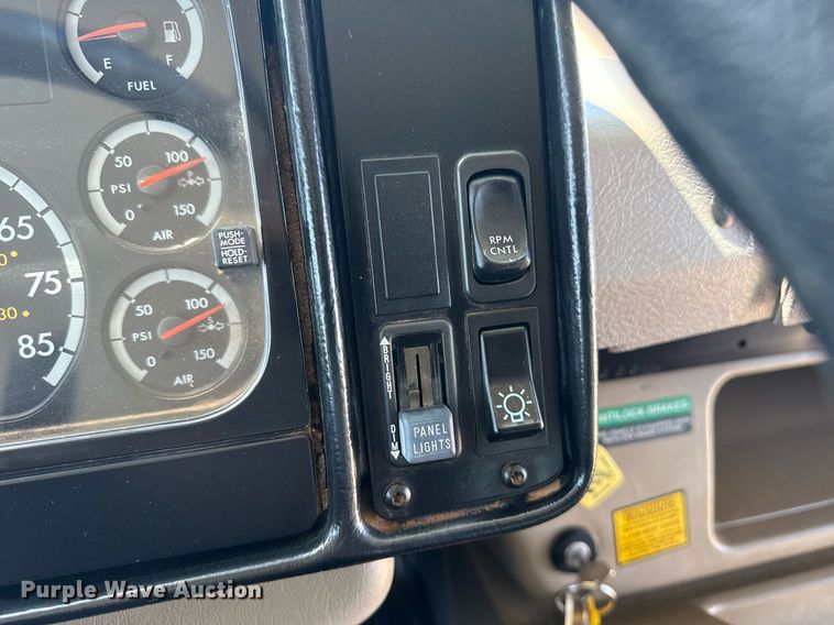 image for item EG2643 2007 Freightliner FS65 bus