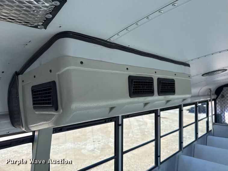 image for item EG2643 2007 Freightliner FS65 bus