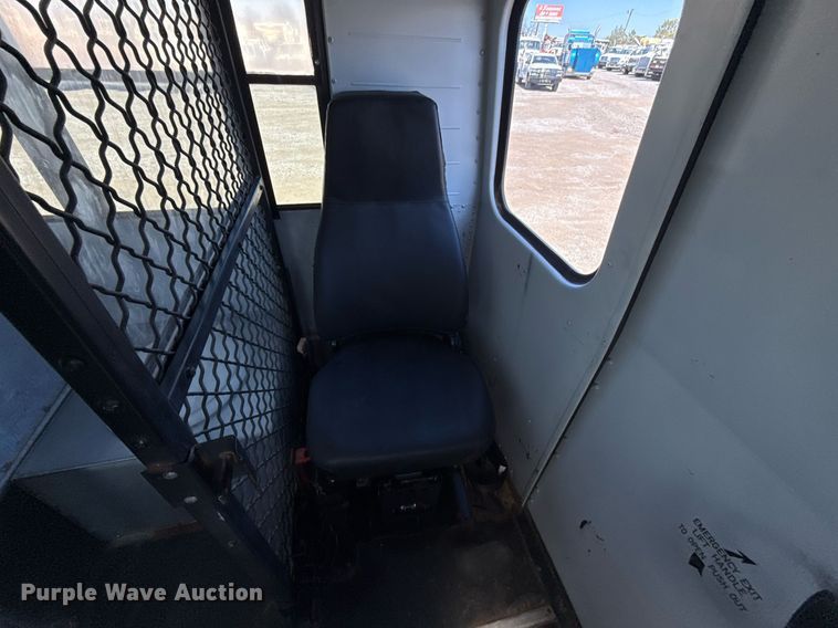 image for item EG2643 2007 Freightliner FS65 bus