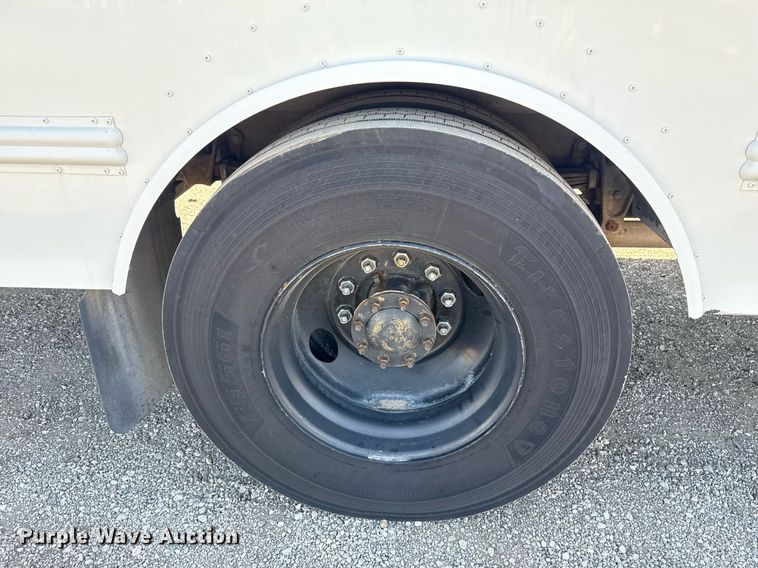 image for item EG2643 2007 Freightliner FS65 bus