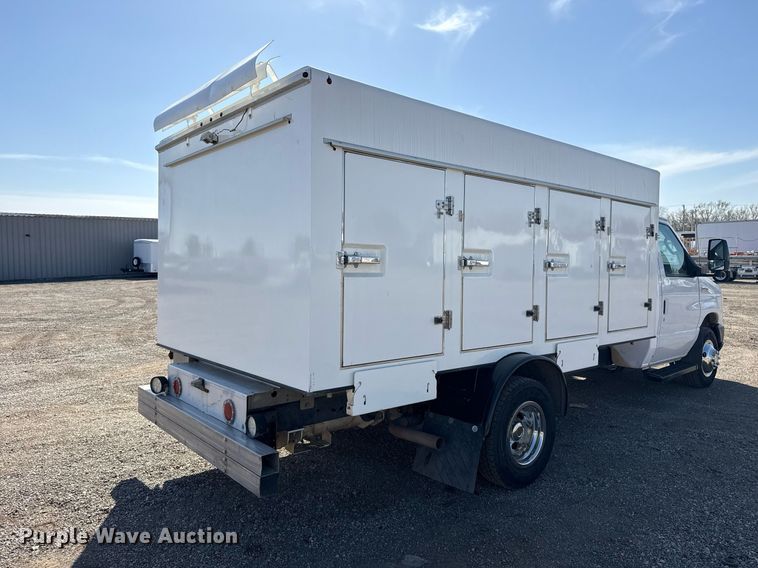 image for item EG2645 2018 Ford E450 Super Duty refrigerated truck