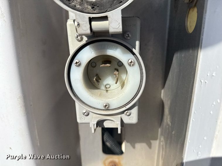 image for item EG2645 2018 Ford E450 Super Duty refrigerated truck