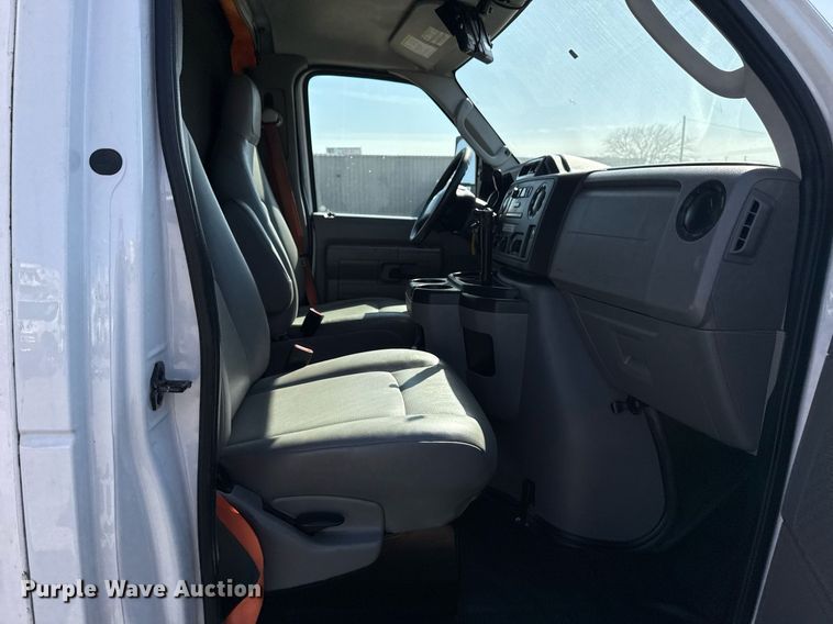 image for item EG2645 2018 Ford E450 Super Duty refrigerated truck