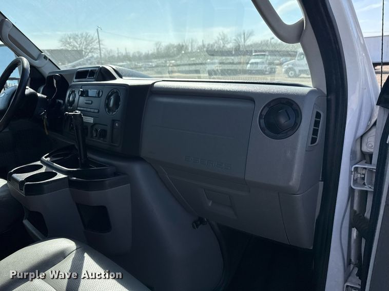 image for item EG2645 2018 Ford E450 Super Duty refrigerated truck