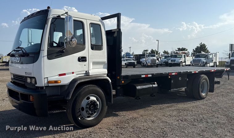 image for item EG2650 2001 Isuzu F7 flatbed truck