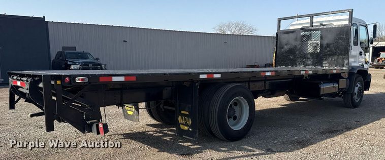 image for item EG2650 2001 Isuzu F7 flatbed truck