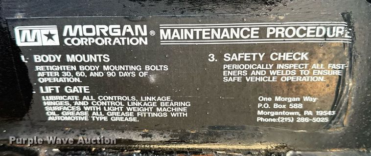 image for item EG2650 2001 Isuzu F7 flatbed truck