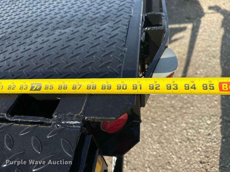 image for item EG2650 2001 Isuzu F7 flatbed truck